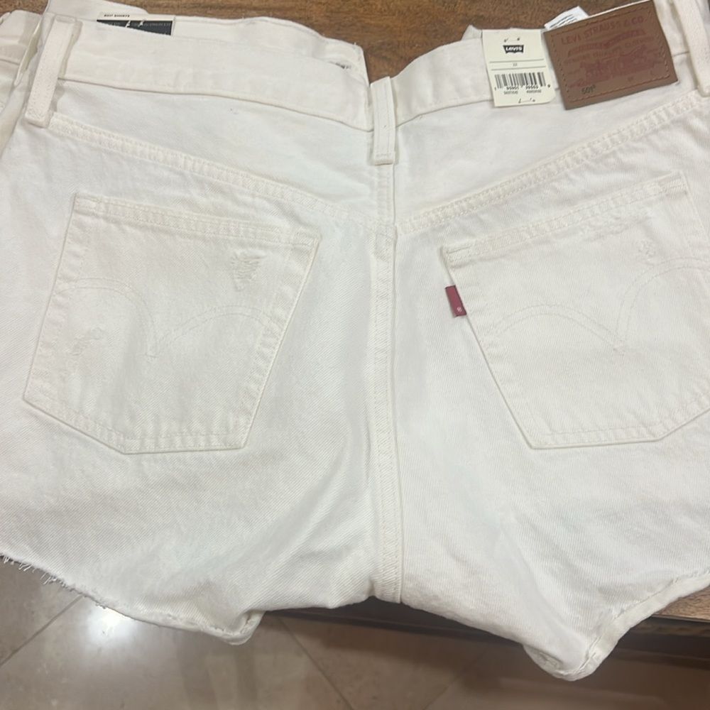 NWT Levi’s White 501 Denim Cut Off Shorts Straight Hi Rise - Picture 4 of 5